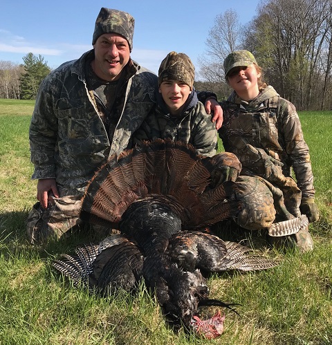 Nate's gobbler 18 lbs 9 3-4 beard and 1-2 inch spurs. web.jpg